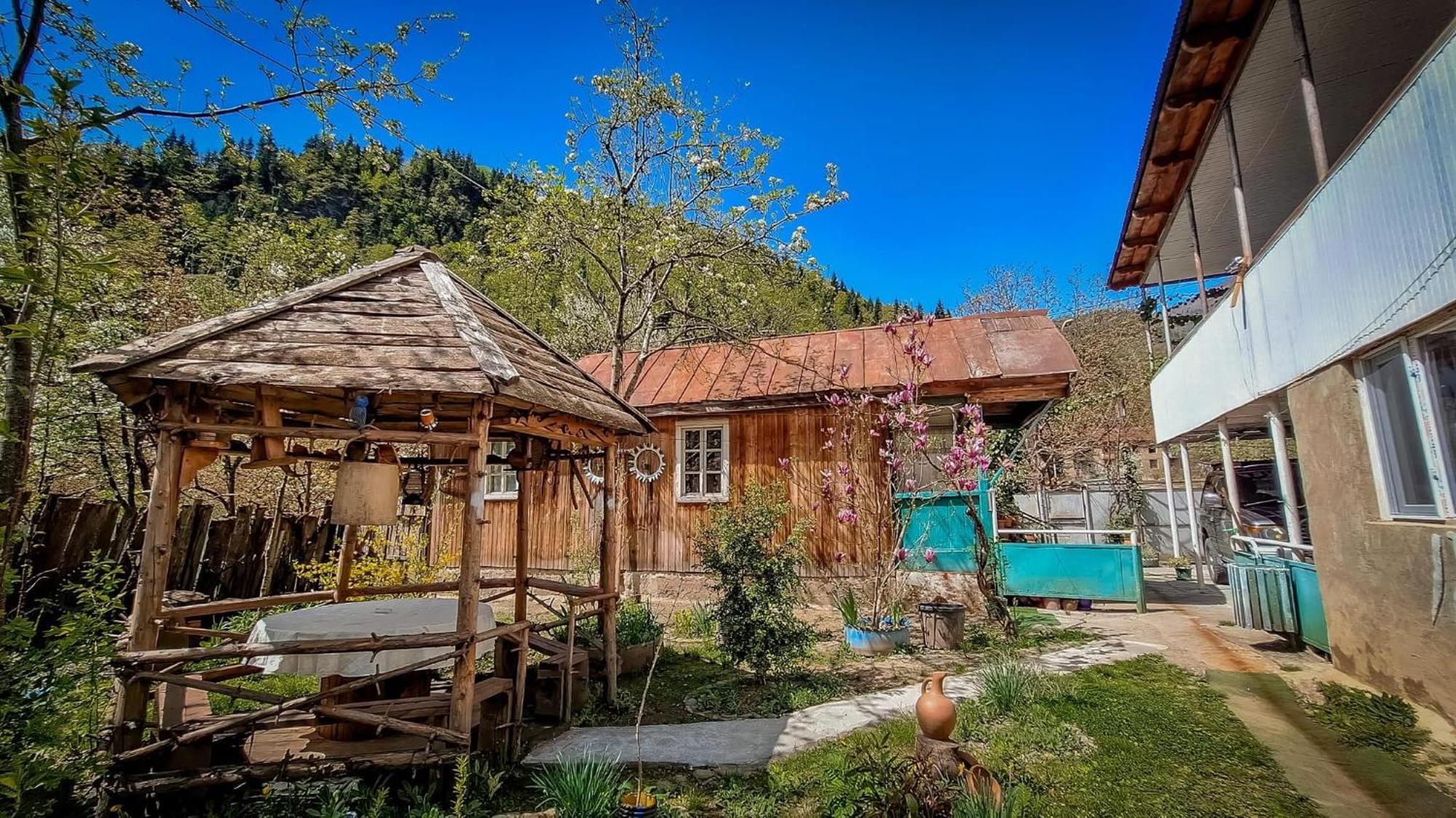 Guest House "Svaneti" Lentekhi Exterior foto