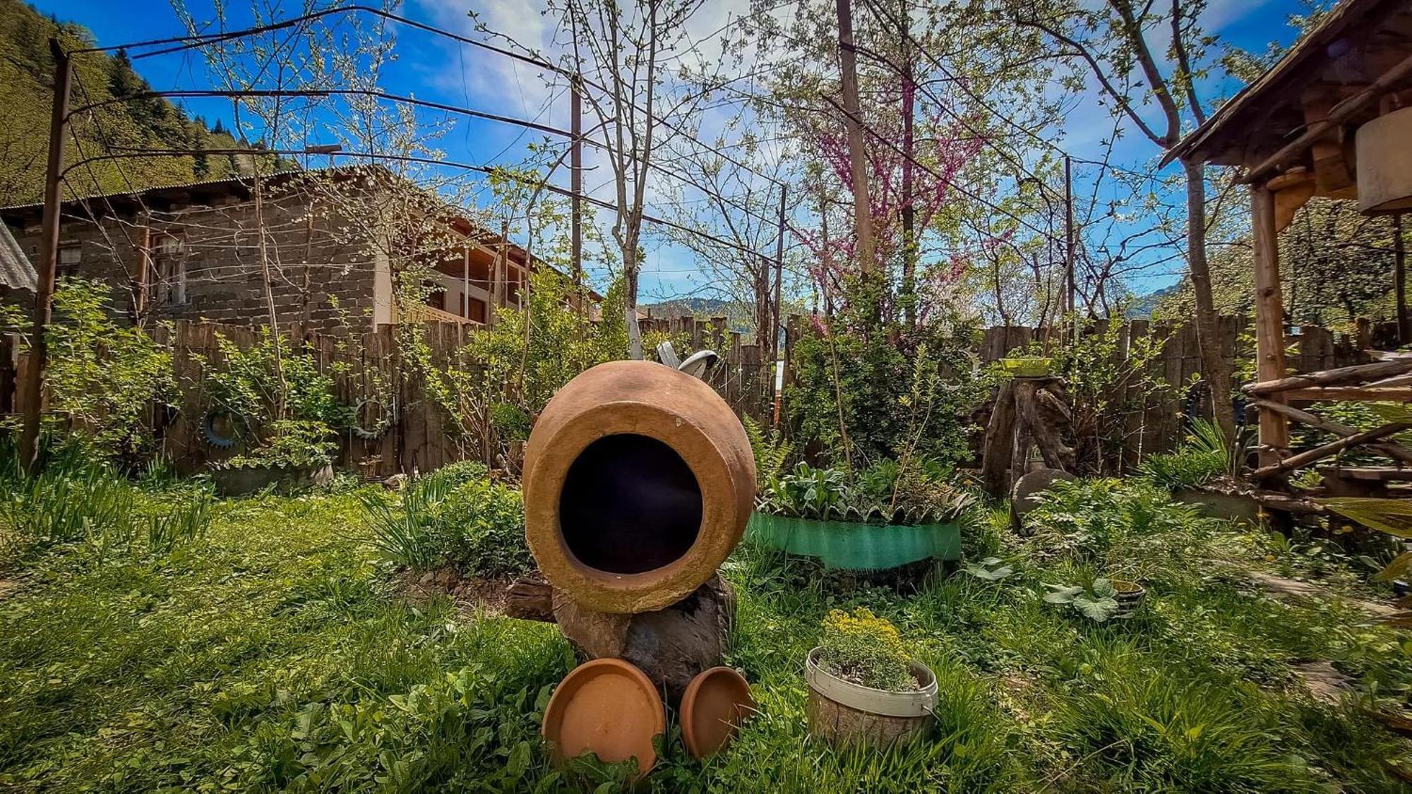 Guest House "Svaneti" Lentekhi Exterior foto
