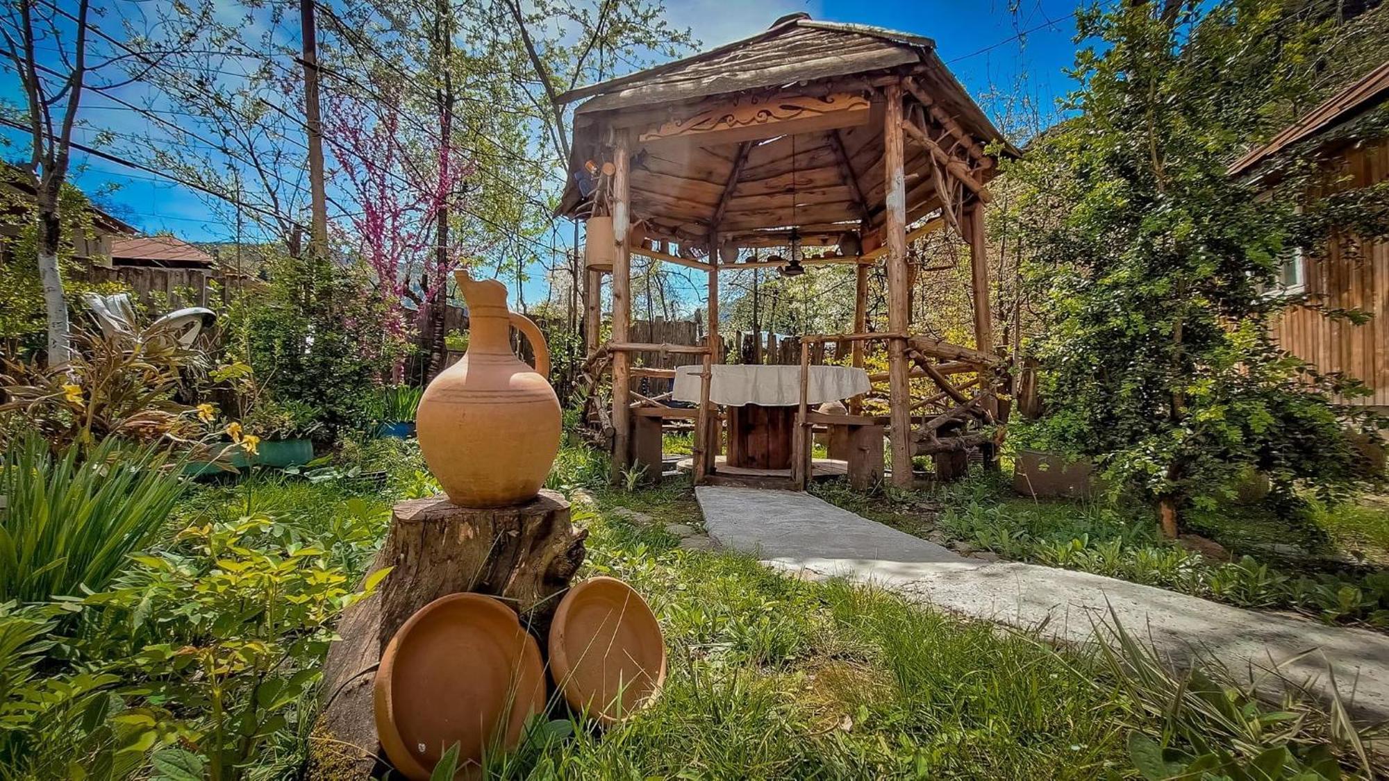 Guest House "Svaneti" Lentekhi Exterior foto